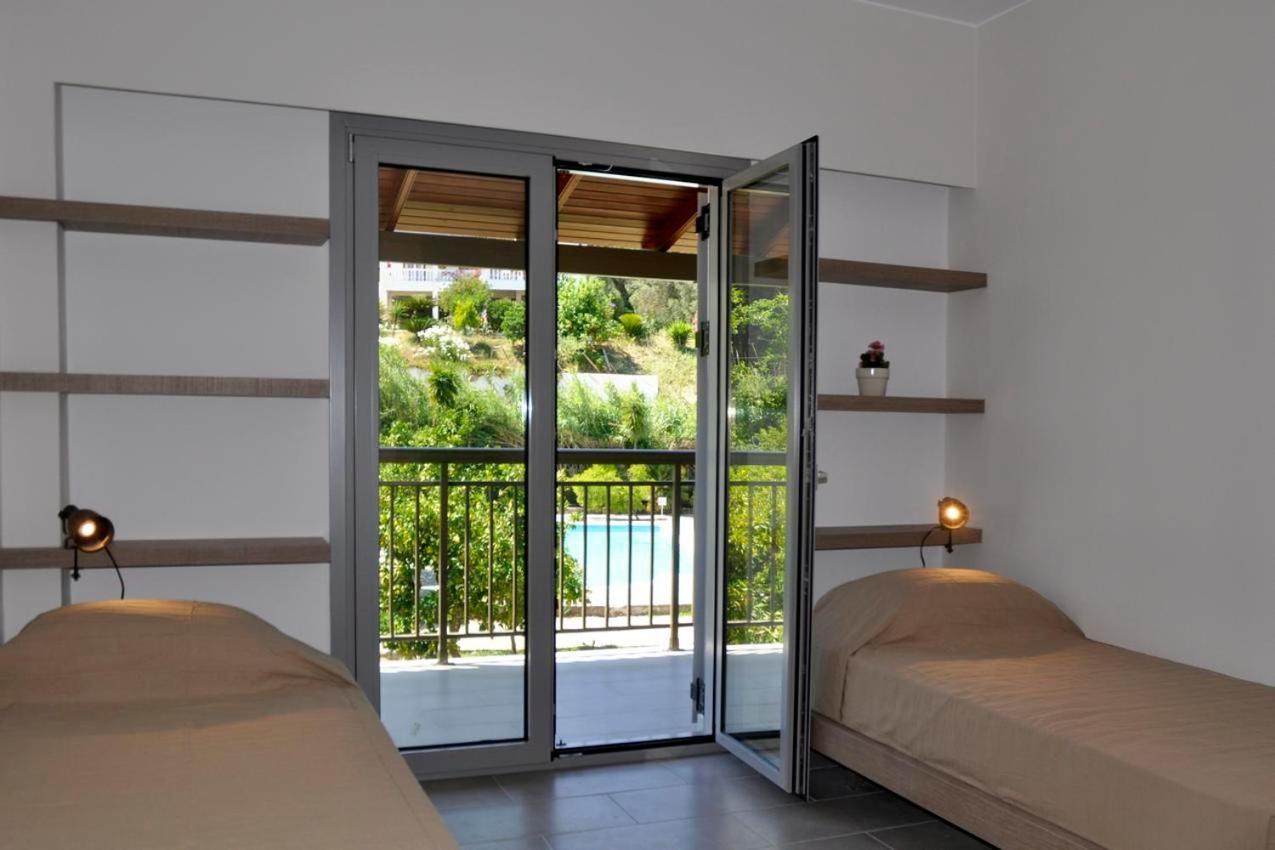 Orange Grove Suites Benitses  Extérieur photo